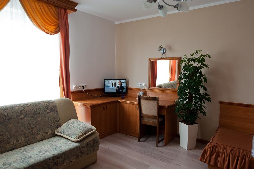 Hotel Victoria Łubowo Екстериор снимка